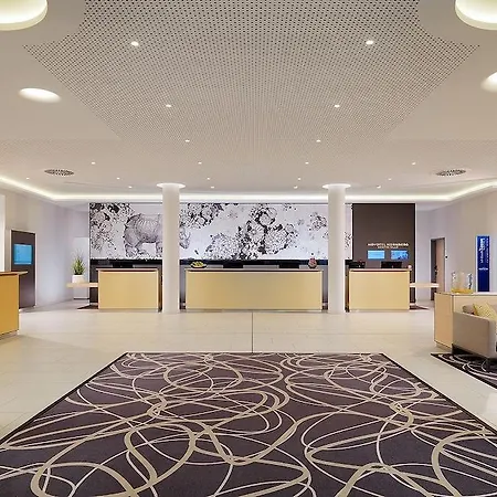 Novotel Centre Hotel