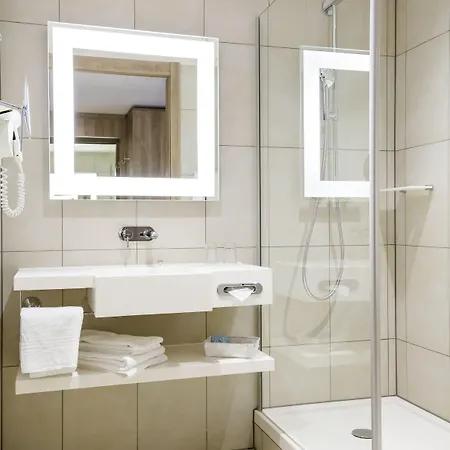 Ξενοδοχείο Novotel Centre 4*
