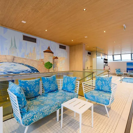 Novotel Centre Hotel 4*