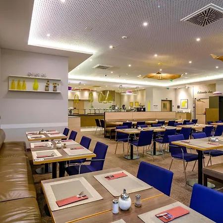 Novotel Centre Hotel 4*
