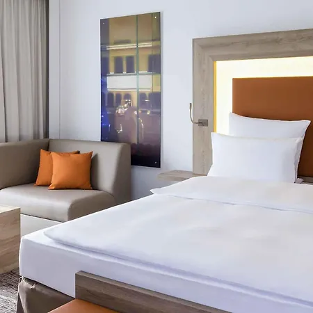 فندق Novotel Centre 4*