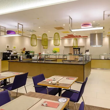 Novotel Centre Hotel 4*